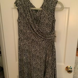 Lauren by Ralph Lauren Sleeveless Fit and Flare dress.  Black and White Size 12